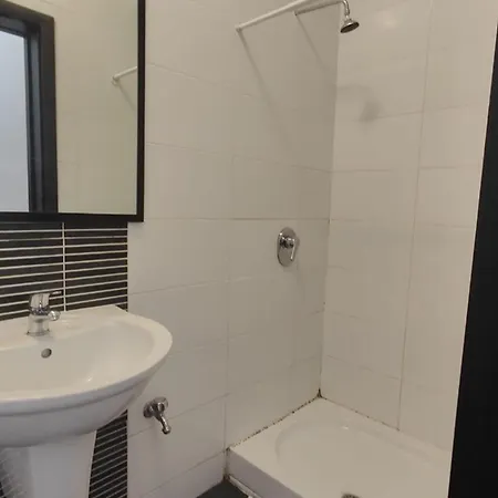 Well Located 2 Bedroom Flat In St.julians San Ġiljan