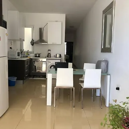 Well Located 2 Bedroom Flat In St.julians Apartmán Saint Julian's